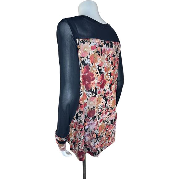 LOGO by Lori Goldstein Printed Sheer Top with Solid Details Medium Black - Picture 6 of 13